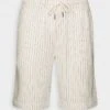 Pier One LINEN BLEND DRAWCORD SHORTS - Shorts - Off-white -Herrenbekleidungsgeschäft 228637db60b840a58a2b5acb0845341b