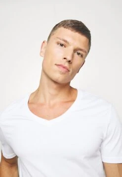 Pier One 2 PACK - T-Shirt Basic - White 11 Pier One 2 PACK - T-Shirt Basic - White -Herrenbekleidungsgeschäft 2464778c5d314b51b098f8e722d959b0