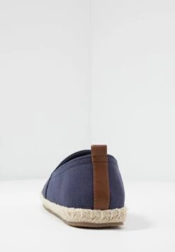Pier One RENA ESPADRILLE UNISEX - Espadrille - Dark Blue 13 Pier One RENA ESPADRILLE UNISEX - Espadrille - Dark Blue -Herrenbekleidungsgeschäft 2c00e9d984504d77b812e8ffd7e16bdf