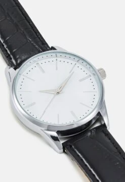 Pier One UNISEX - Uhr - Black 11 Pier One UNISEX - Uhr - Black -Herrenbekleidungsgeschäft 2ca027bca7d1423cb853a7efca721600