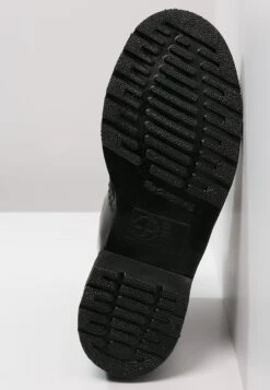 Dr. Martens 1460 - Schnürstiefelette - Mono Black 12 Dr. Martens 1460 - Schnürstiefelette - Mono Black -Herrenbekleidungsgeschäft 5b2086b3c56741e39ee37b2f420612f4