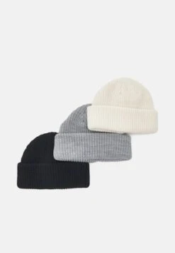 Pier One UNISEX 3 PACK - Mütze - Black/dark Grey/off-white/ 13 Pier One UNISEX 3 PACK - Mütze - Black/dark Grey/off-white/ -Herrenbekleidungsgeschäft 6a7fb1651b45408db7e99ab385714124