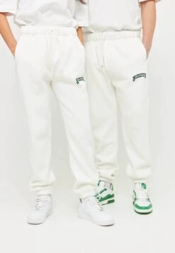 BANDO - Jogginghose - Snow White 13 BANDO - Jogginghose - Snow White -Herrenbekleidungsgeschäft 6e65266b8492439aa5a9f837b93fde14 1