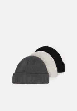 Pier One UNISEX 3 PACK - Mütze - Black/dark Grey/off-white/ 12 Pier One UNISEX 3 PACK - Mütze - Black/dark Grey/off-white/ -Herrenbekleidungsgeschäft 6ff45e637c064289bc89bdd981008db1 1