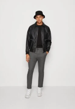 Only & Sons ONSLINUS TAP CROP PANT - Stoffhose - Medium Grey Melange 9 Only & Sons ONSLINUS TAP CROP PANT - Stoffhose - Medium Grey Melange -Herrenbekleidungsgeschäft 779872ba8bf14e5a97ca963dd8cf7768