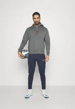 Nike Performance LIVERPOOL FC CLUB HOODIE - Sweatshirt - Smoke Grey/tough Red 9 Nike Performance LIVERPOOL FC CLUB HOODIE - Sweatshirt - Smoke Grey/tough Red -Herrenbekleidungsgeschäft 7d9d7aa90f8b48cab3e976f1a2990550