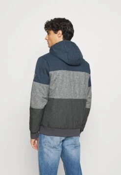 Indicode Jeans IDHANNIBAL - Winterjacke - Navy 10 Indicode Jeans IDHANNIBAL - Winterjacke - Navy -Herrenbekleidungsgeschäft 9b8bfd9310c44681acc45201f62f86b1