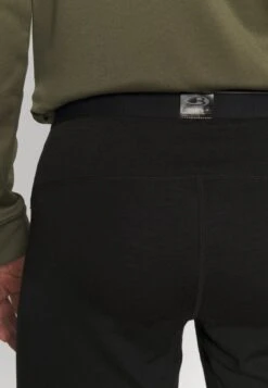 Icebreaker 100% MERINO 200 OASIS SHORTS - Unterhose Lang - Black 11 Icebreaker 100% MERINO 200 OASIS SHORTS - Unterhose Lang - Black -Herrenbekleidungsgeschäft 9c54565f62e94abfa45fc82287598d78