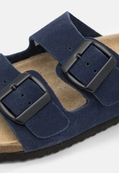 Pier One LEATHER UNISEX - Hausschuh - Dark Blue 13 Pier One LEATHER UNISEX - Hausschuh - Dark Blue -Herrenbekleidungsgeschäft a5a88158e25a4eb4b3e59dc262861c25