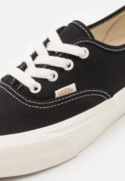 Vans AUTHENTIC VR3 UNISEX - Sneaker Low - Black/marshmallow -Herrenbekleidungsgeschäft b02ba3283976411f9167e7fb2349148c