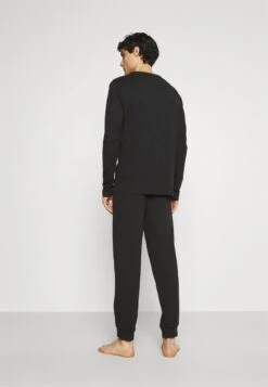 Pier One Nachtwäsche Set - Black -Herrenbekleidungsgeschäft b9b8fb88b64649ea840444d93817e424