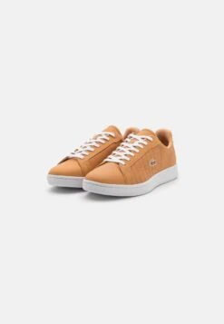 Lacoste CARNABY PRO - Sneaker Low - Tan/white -Herrenbekleidungsgeschäft c85c41f6dc6a478ba8291711167425c5