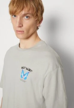 YOURTURN GET LOST TEE UNISEX - T-Shirt Print - Grey 13 YOURTURN GET LOST TEE UNISEX - T-Shirt Print - Grey -Herrenbekleidungsgeschäft cc93eeecdcab4e609a0e74345f7665ba