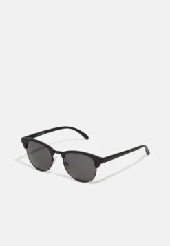 Pier One UNISEX - Sonnenbrille - Black/green 13 Pier One UNISEX - Sonnenbrille - Black/green -Herrenbekleidungsgeschäft d41e2edf45ee4a51aed6652bede5d74a