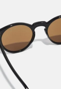 Pier One UNISEX - Sonnenbrille - Black/blue 10 Pier One UNISEX - Sonnenbrille - Black/blue -Herrenbekleidungsgeschäft da9c902c3c0f42ed9cb742aef3377db0