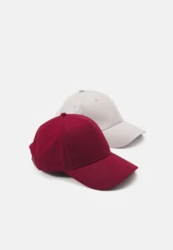Pier One UNISEX 2 PACK - Cap - Light Grey/berry 12 Pier One UNISEX 2 PACK - Cap - Light Grey/berry -Herrenbekleidungsgeschäft dc135ddce2ca4d6ea4c07bf8c622a918 1