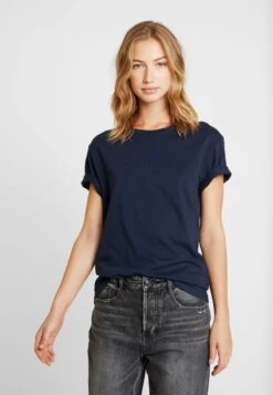 Pier One T-Shirt Basic - Dark Blue 11 Pier One T-Shirt Basic - Dark Blue -Herrenbekleidungsgeschäft ddc22118a8d34b15aa806c698c456f1c