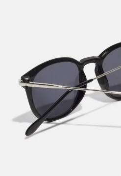 Pier One Sonnenbrille - Black -Herrenbekleidungsgeschäft e1238979fc144555bfd451a98b4e6bbf