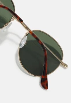 Pier One UNISEX - Sonnenbrille - Gold-coloured/green 10 Pier One UNISEX - Sonnenbrille - Gold-coloured/green -Herrenbekleidungsgeschäft e92d3af19b37403e9750478796cb172c