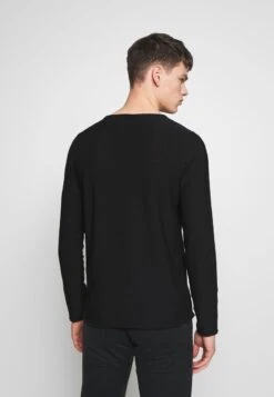 DRYKORN RIK - Strickpullover - Black 10 DRYKORN RIK - Strickpullover - Black -Herrenbekleidungsgeschäft f1c8a254116e4b57a666c073e296338d