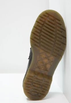 Dr. Martens ADRIAN - Slipper - Black -Herrenbekleidungsgeschäft fa5d9d34f303493bbad5231124416166