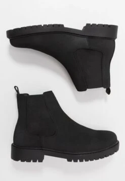 Herrenbekleidungsgeschäft -Herrenbekleidungsgeschäft ff71a9e9920c4d749445e5abf775f9d0